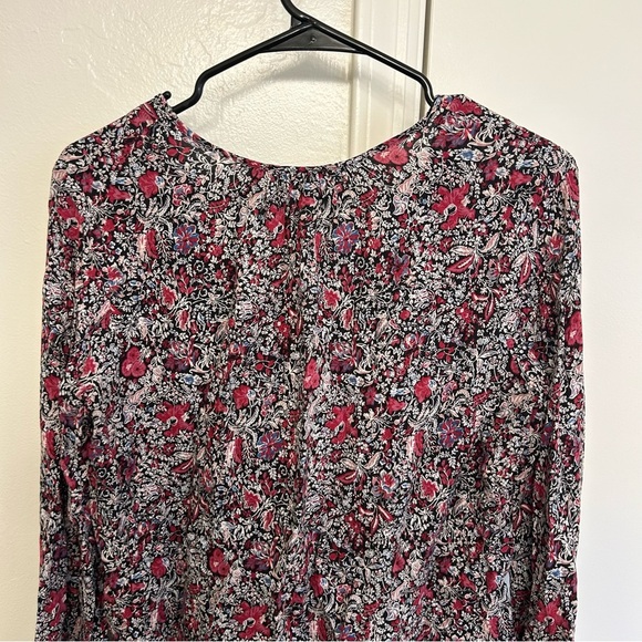 BCBGeneration Ruffle Sleeve Top Black Passion Combo Size Medium Date Night Girly - Picture 10 of 10